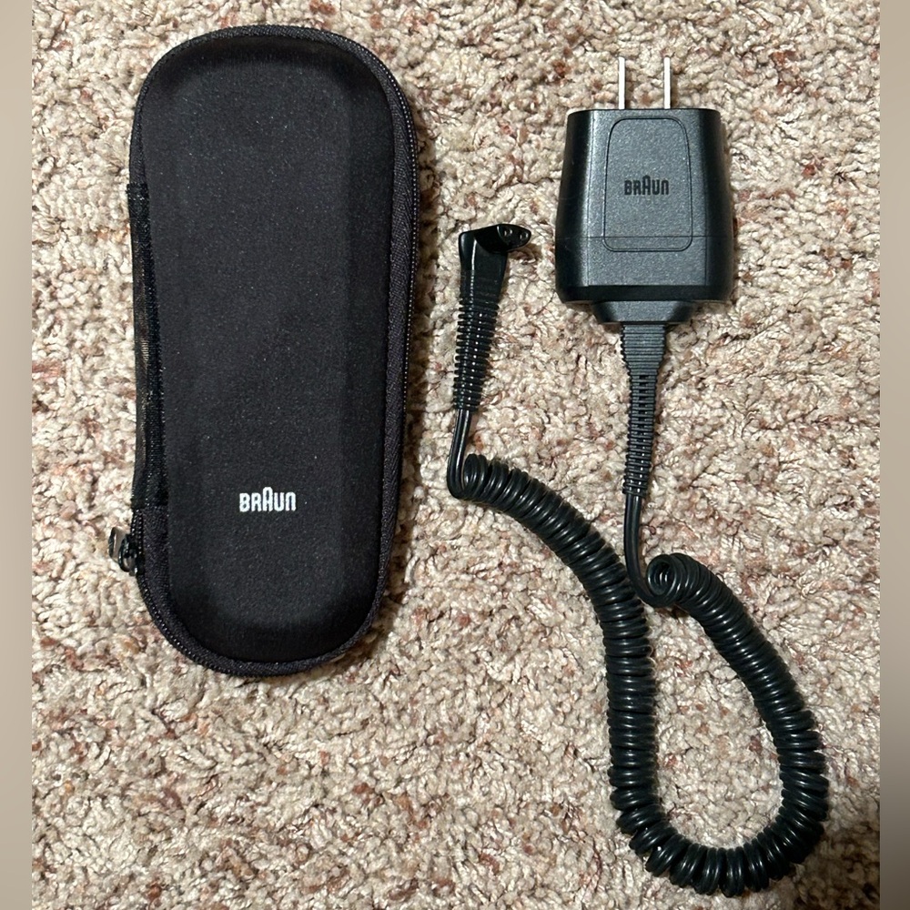 Braun Hard Case w/ Razor Charger